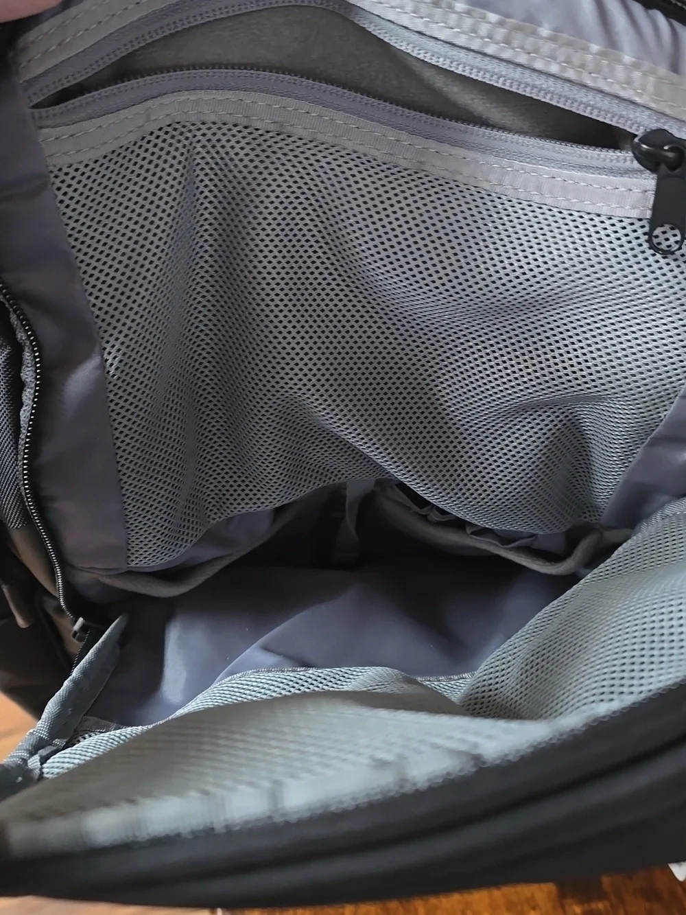 HOST PICK. NWT. Thule Black Chasm Laptop Backpack 26L with Sleek Front Panel